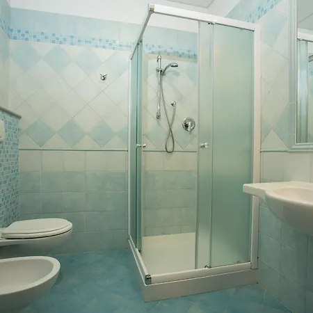 מלון Ristorante Pozzi בלריה-איגאה מרינה